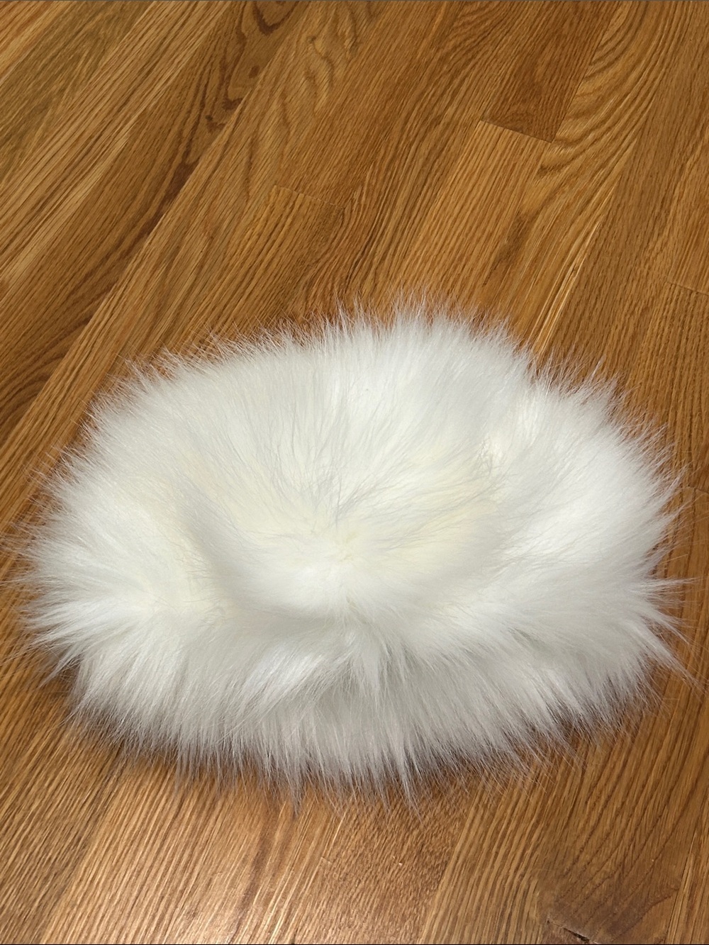 HUDA BEAUTY White Faux Fur winter one size Russian Beret Hat adult lined